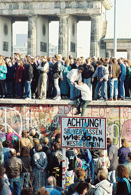 ベルリンの壁とは コトバンク
